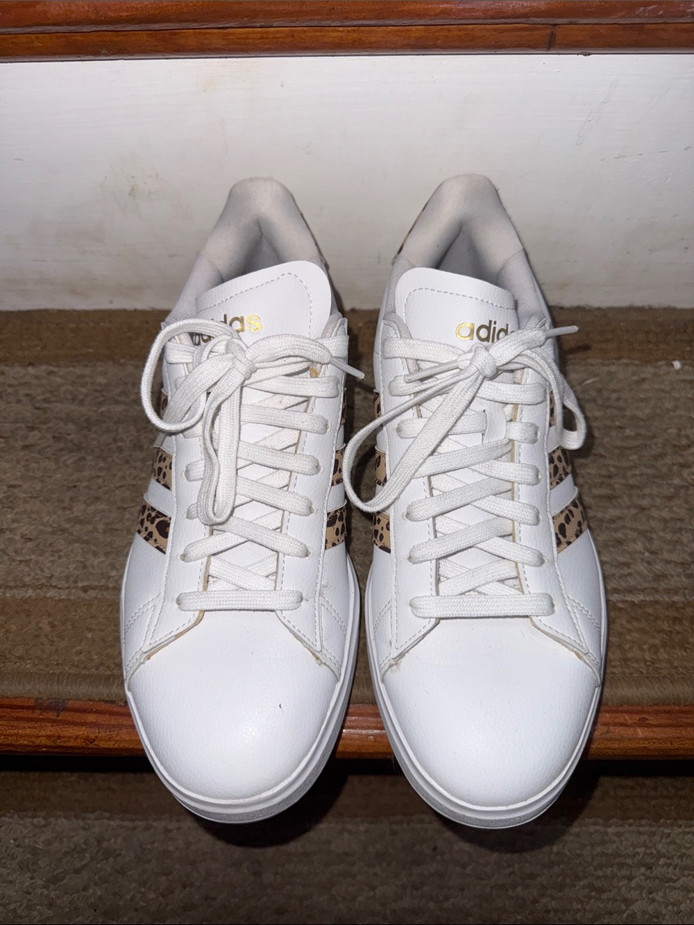 Adidas Grand Court 2.0
Cloud White Magic Beige Matte Gold (Women's)
Size 9 1/2 - Picture 3 of 10